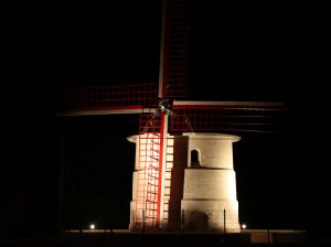 Le moulin Basile éclairé